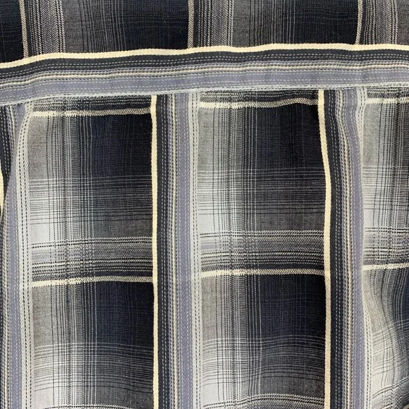 Ben Sherman Large Mens Button Down shirt with multicolored buttons - Picture 3 of 10